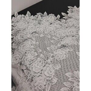 Heritage Tea Rosa White lace Table Topper